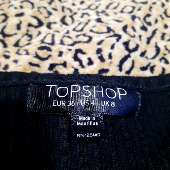 💥3/$25💥Cold Shoulder Semi Sheer Ribbed Crop Top-4 - Picture 3 of 5